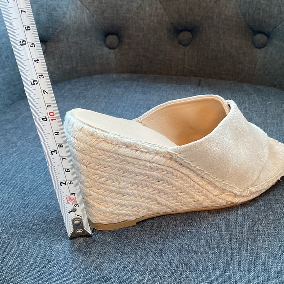 Banana Republic wedge sandals. Worn twice. - Picture 3 of 6